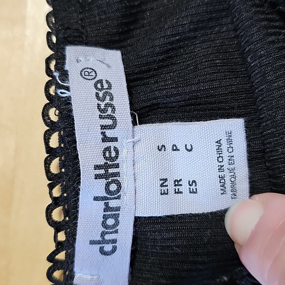 3 for $10 π€ Black Ribbed Cropped Cami with Lace Trim Small - Picture 5 of 5